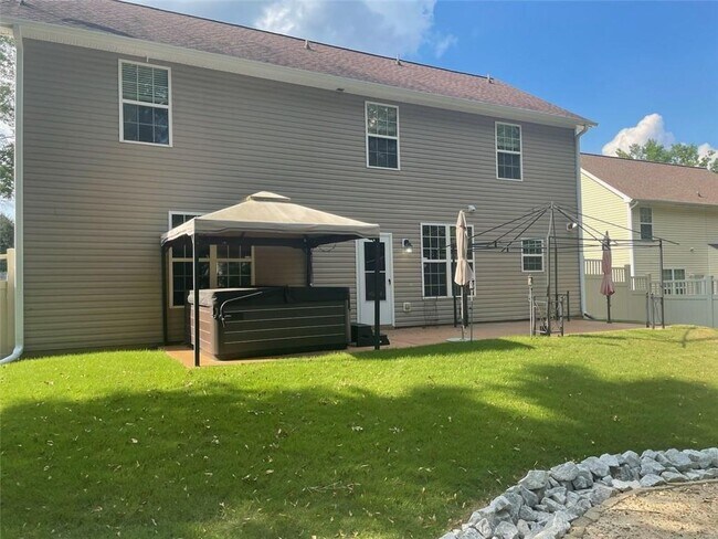 Foto del edificio - 2432 Temple View Dr