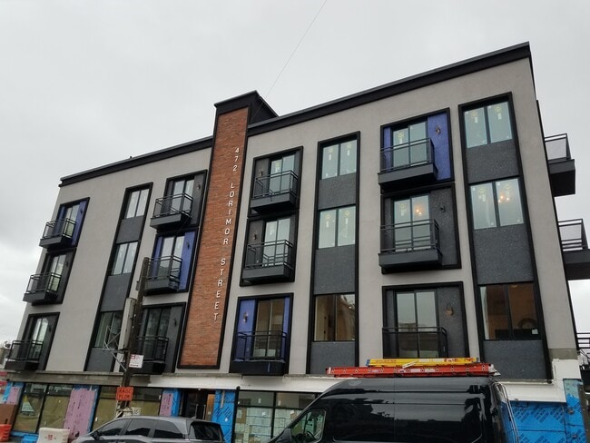 Building - 472 Lorimer St