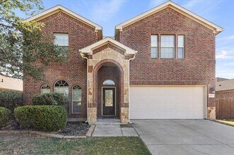 Building Photo - 2011 Sterling Gate Dr