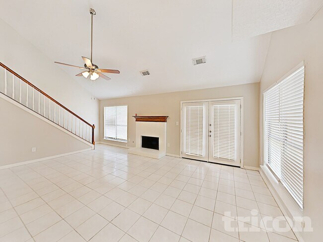Foto del edificio - 1050 Macclesby Ln