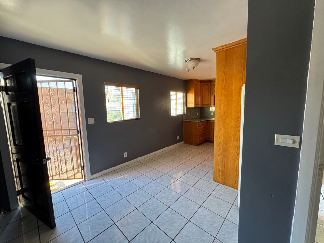 Foto principal - 9603 Kauffman Ave