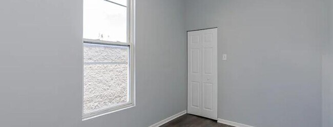 Building Photo - 815 N Fairfield Ave