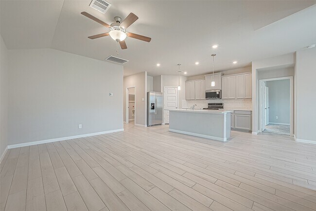 Foto del edificio - 331 Hbr Frst Ln