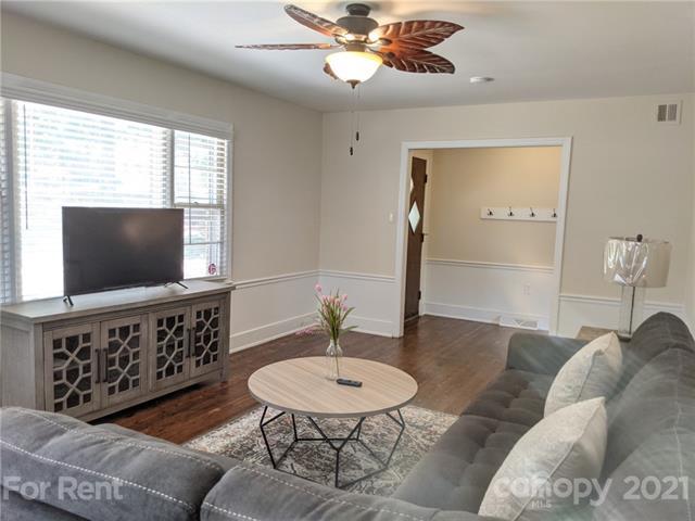 Foto del edificio - 8150 Kerrybrook Cir