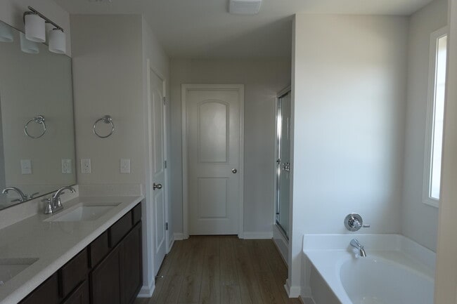 Foto del edificio - 2841 Blackford Pkwy