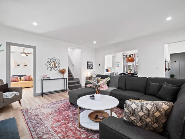 Building Photo - 432 N Firestone Blvd