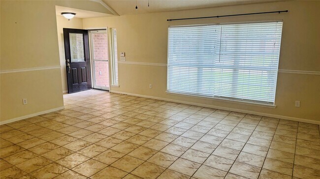 Building Photo - 5808 Forest Timbers Dr