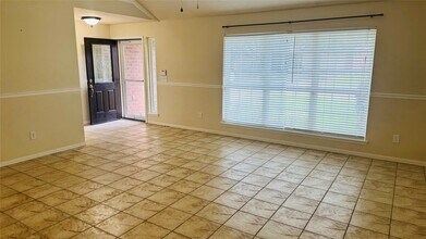 Building Photo - 5808 Forest Timbers Dr