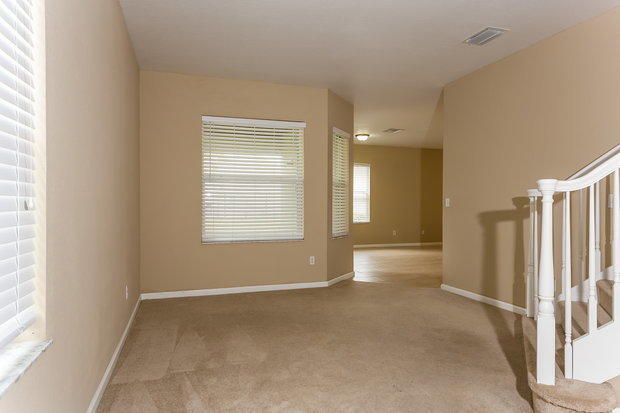 Building Photo - 121 Country Club Dr