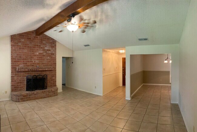 Building Photo - 7225 Sugar Ridge Rd