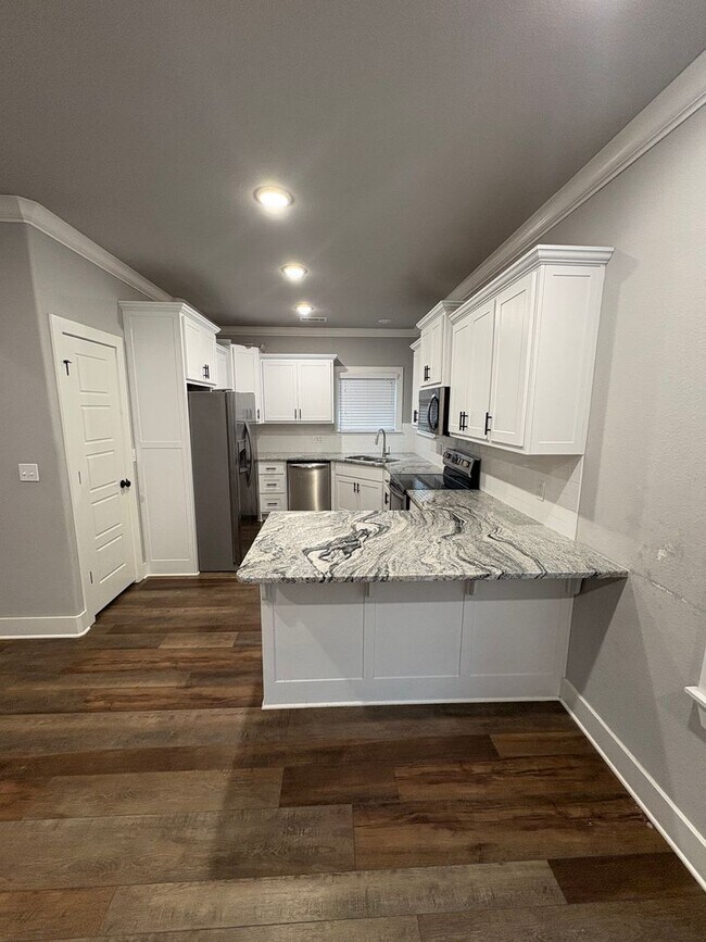 Building Photo - BEAUTIFUL HOME IN GREAT LOCATION!