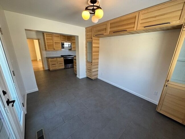 Building Photo - Millcreek Canyon Rim updated 3 bed 2 bath home