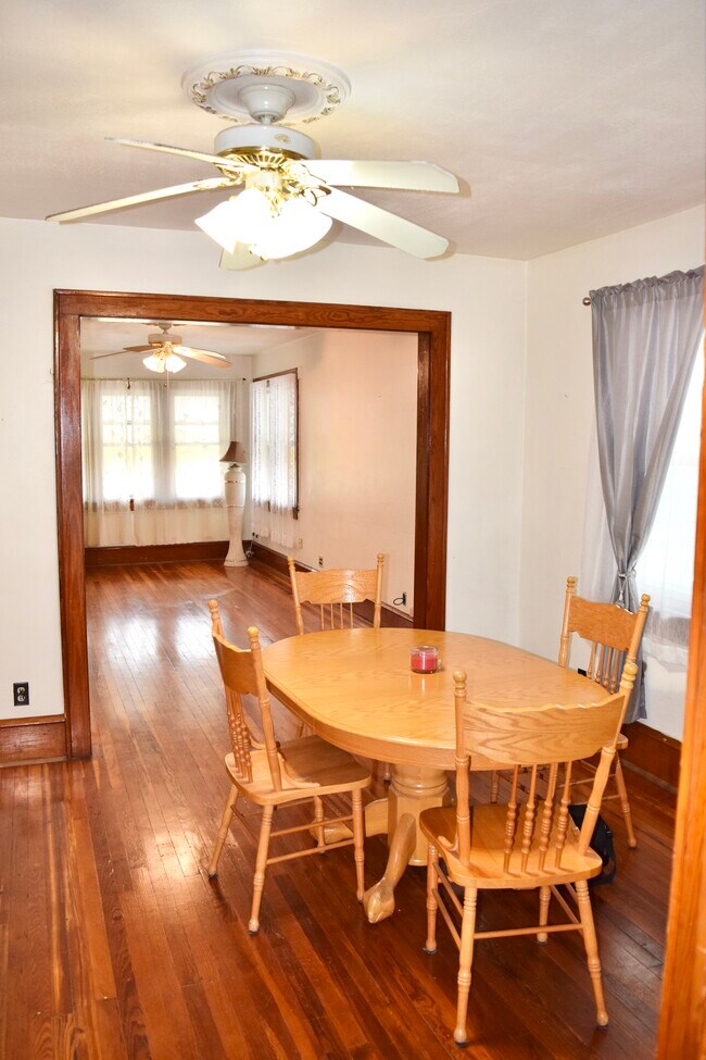 Building Photo - 9 Oaklawn Ave