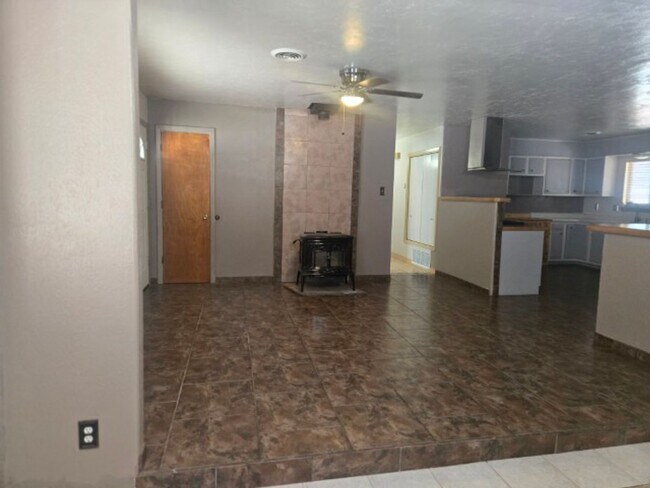 Foto del edificio - 2329 N Kimberly Dr