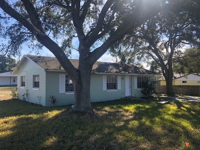 Building Photo - Cute 3/1 Starter Home in Deltona Lakes