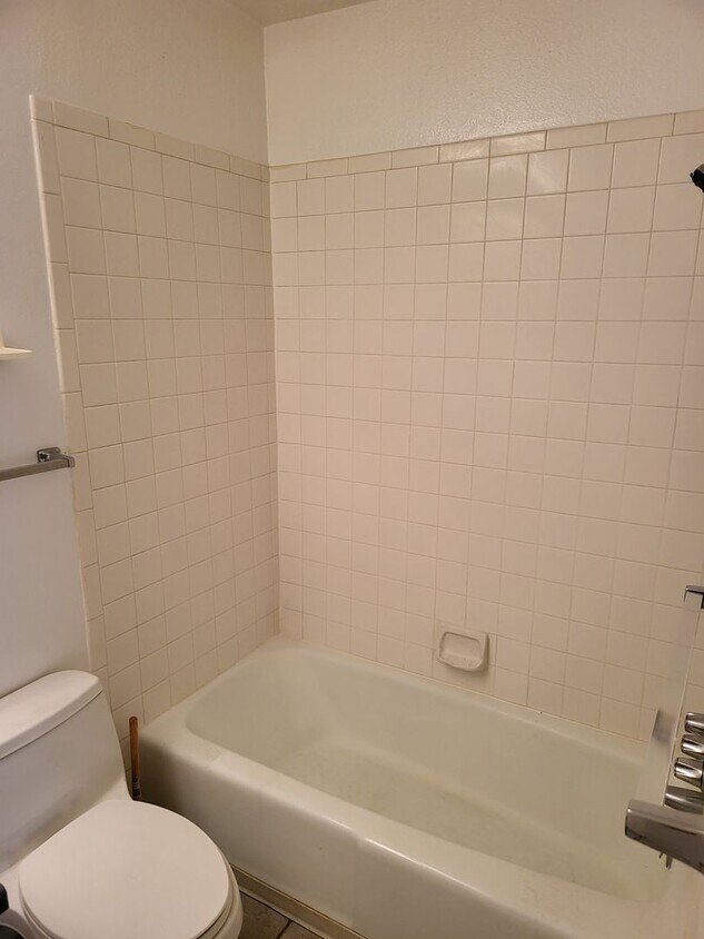 Foto del edificio - NE UPTOWN WINROCK CONDO Studio- UTILITIES ...