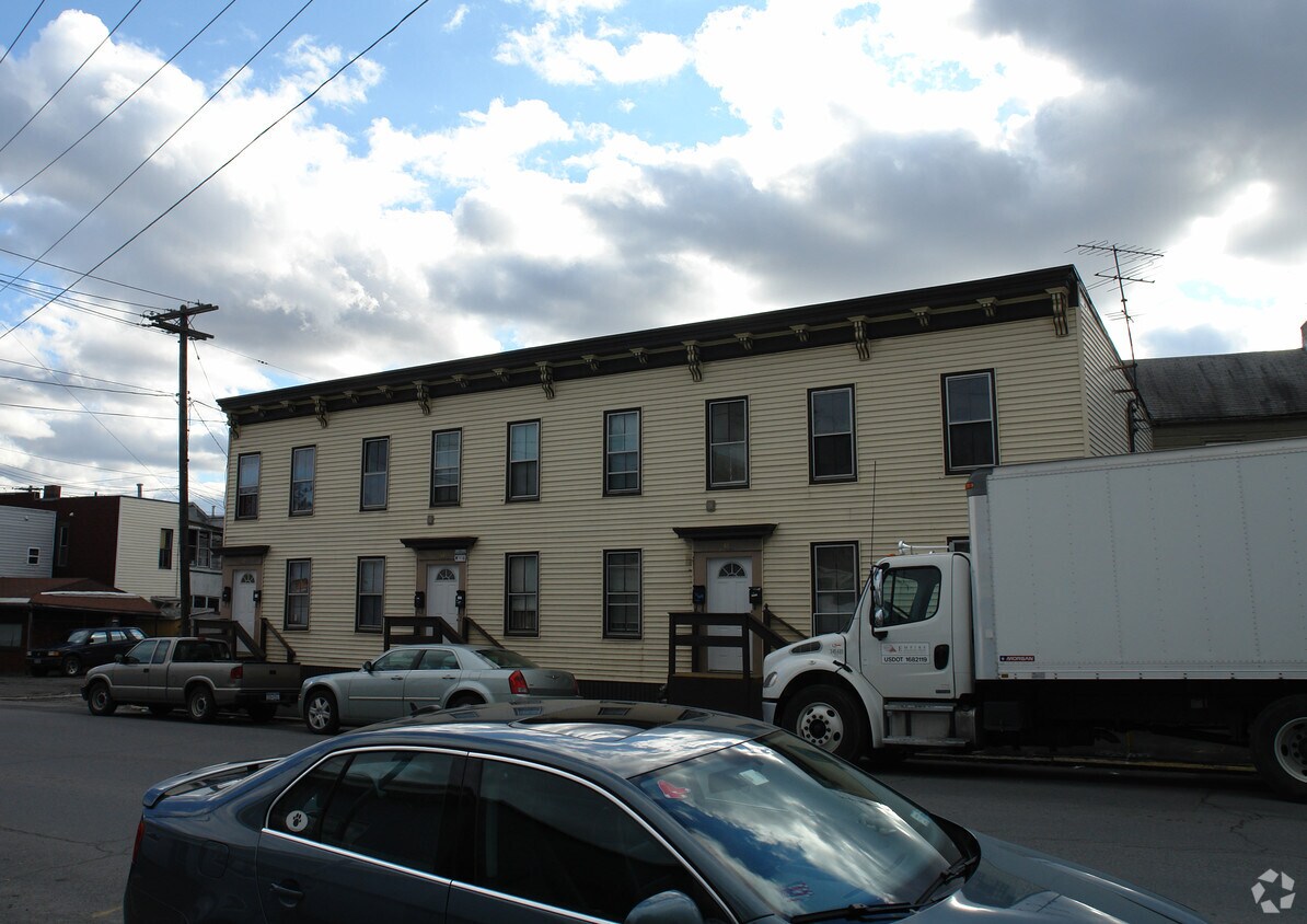 Building Photo - 46 Columbia St