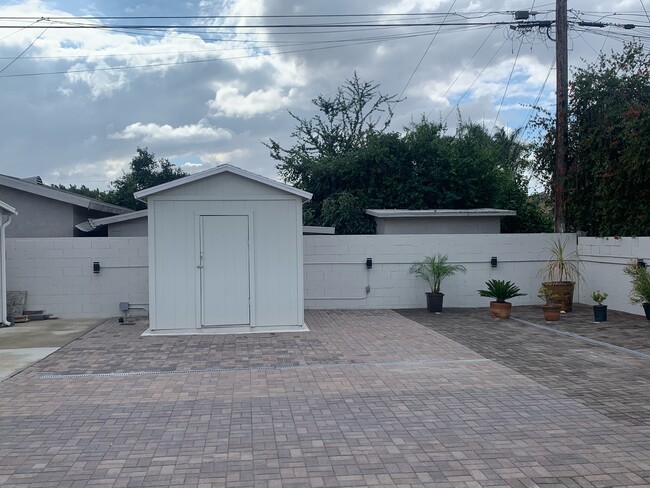 washer and dryer on storage - 1730 Glenpark St