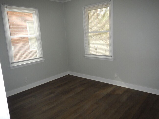 Foto del edificio - 1028 Proctor St