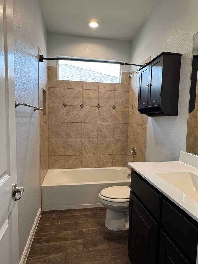 Photo - 2511 Allview Ln House