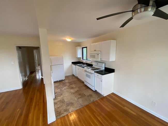 Interior Photo - 406 Deal Lake