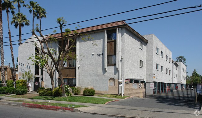 Building Photo - 1017 W Bishop St