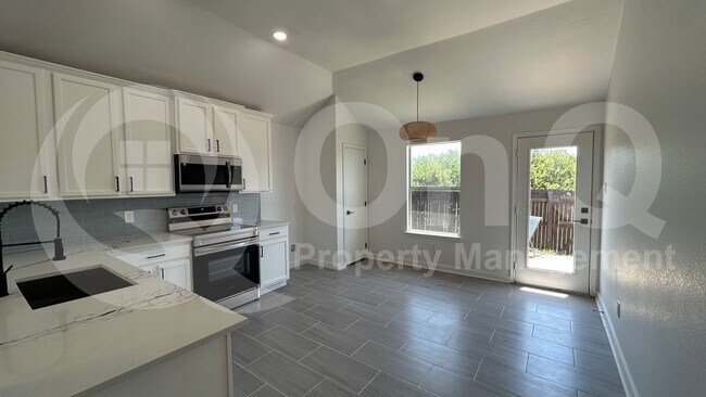 Photo - 1028 Aviary Dr House