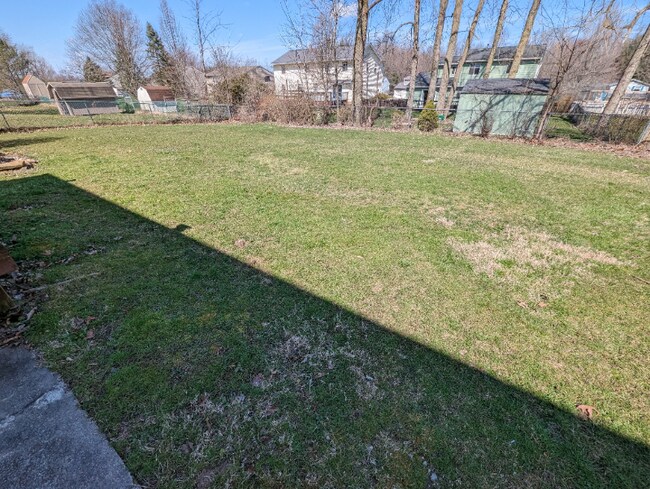 Building Photo - 10106 Ridgewood Dr