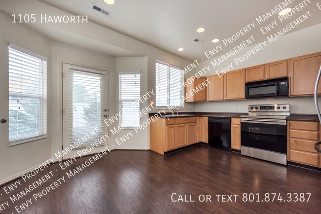 Building Photo - 1105 Haworth-