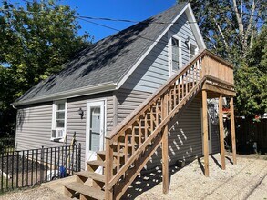 Building Photo - 1514 W Healey St