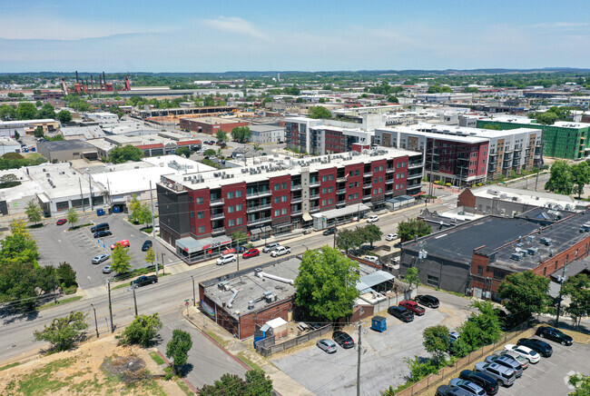 Building Photo - Rise Lakeview