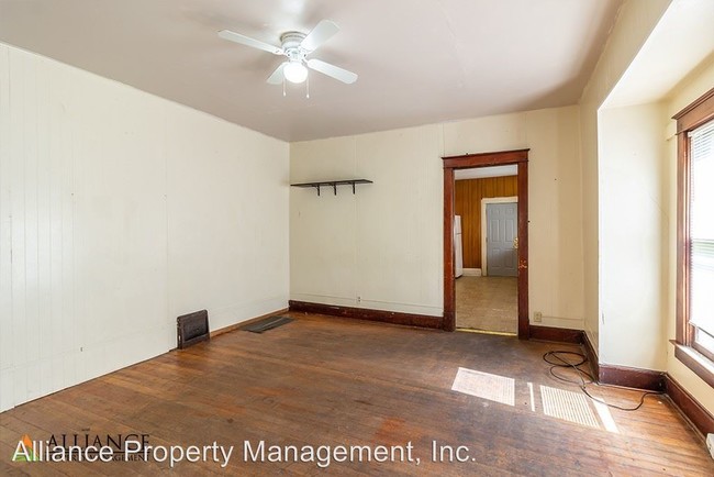 Building Photo - 1010 Osage St