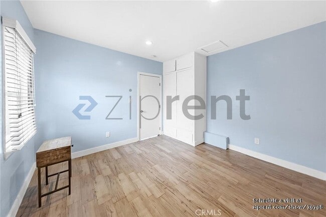 Foto del edificio - 9320 Ives St