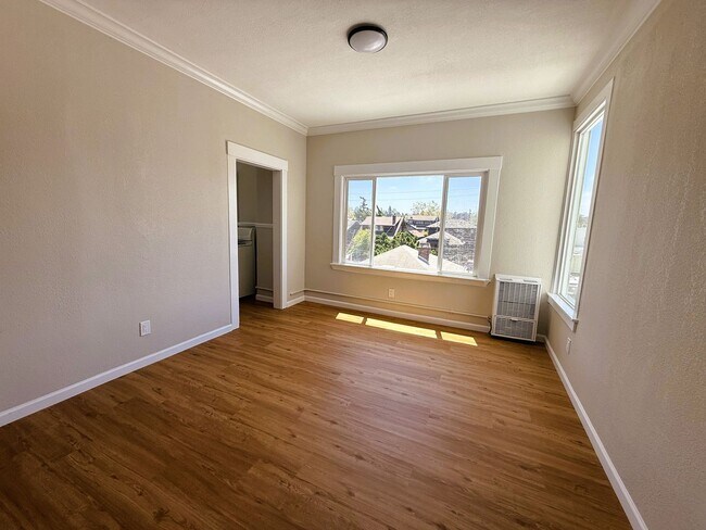 Foto del edificio - 5634 College Ave
