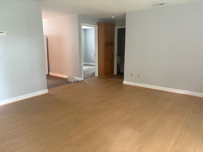 Building Photo - Bilan5243
