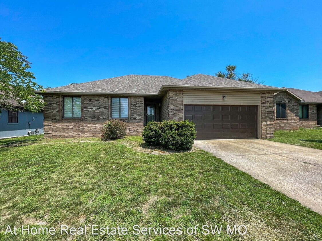 Primary Photo - 3 br, 2 bath House - 3133 E Lark St