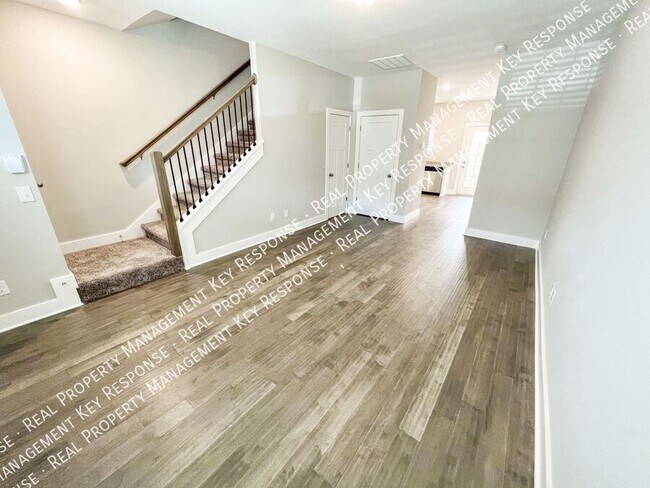 Building Photo - 2520 Hanford Ave