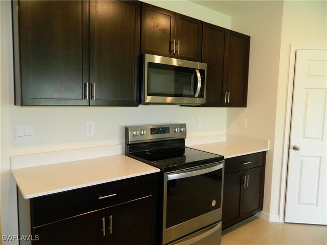 Building Photo - 25118 Doredo Dr