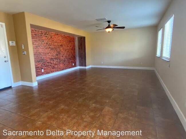 Building Photo - 3 br, 2.5 bath House - 2233 Arnold Drive