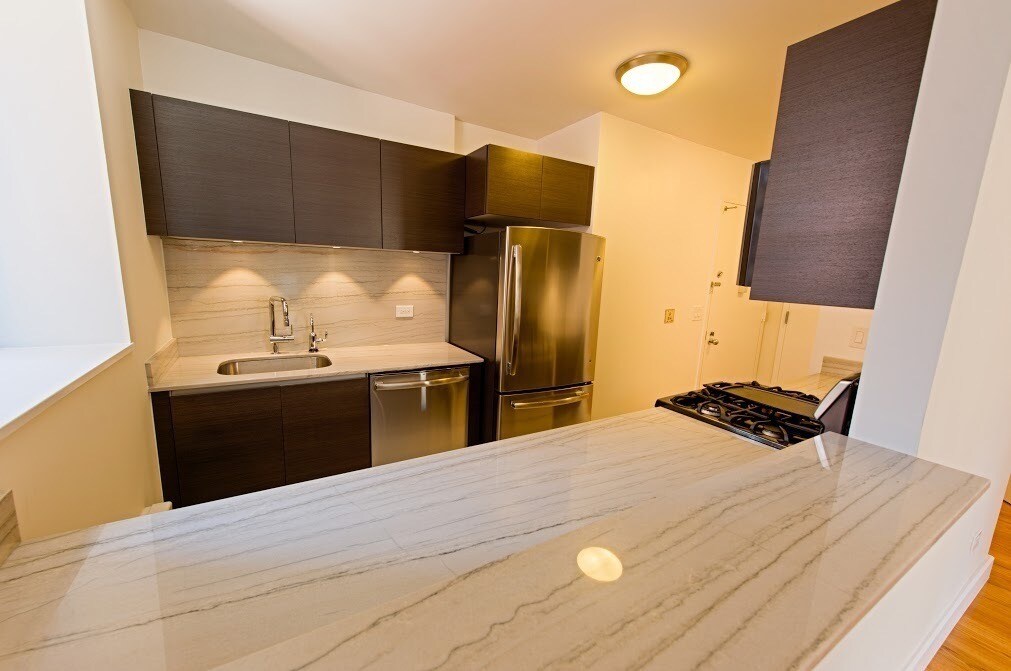 Foto principal - 235 W 48th St