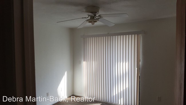 Building Photo - 4123 SW 15 Pl