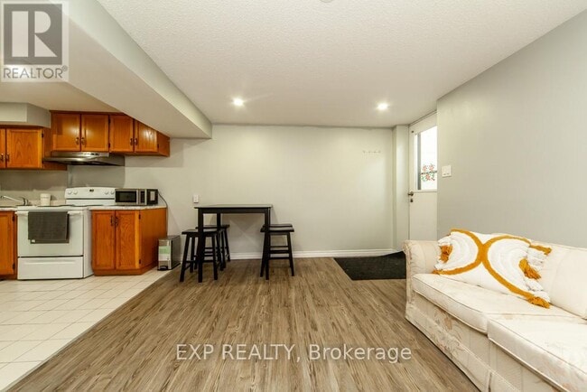 Building Photo - 1447 Fleming Ct