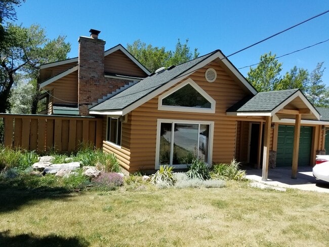 Building Photo - 1689 Canyon Rd