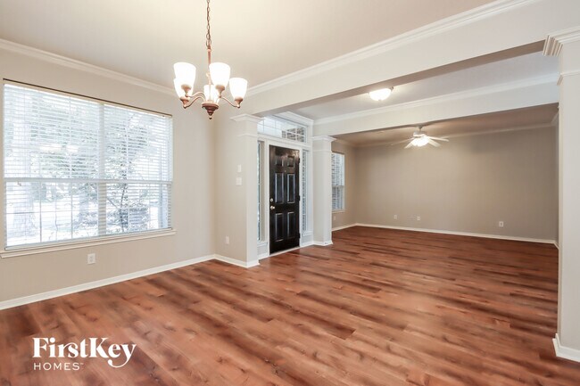 Building Photo - 31306 Hilldale Park Ct