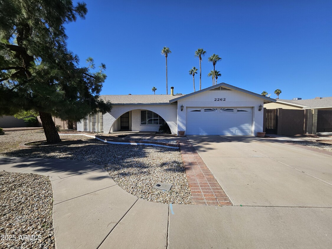 Foto principal - 2262 S Las Flores