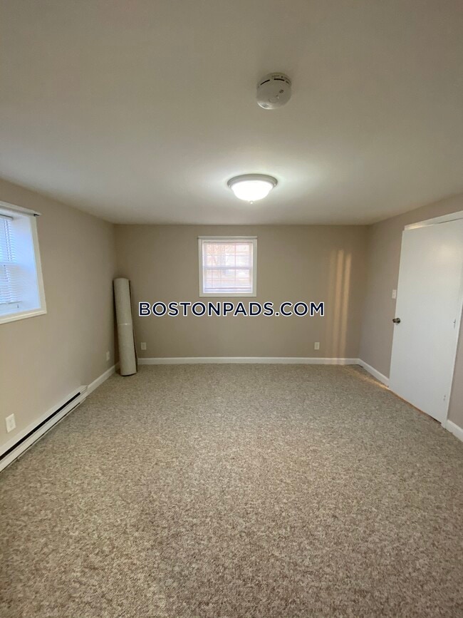Building Photo - 57 Sylvan St