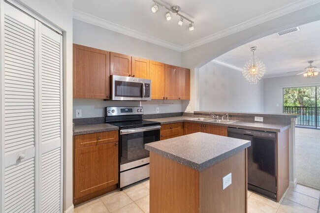 Building Photo - 2152 Portofino Pl