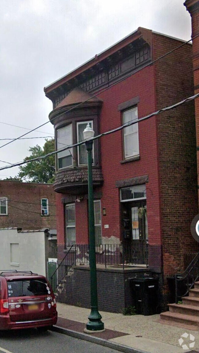 Building Photo - 542 1st St