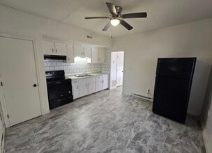 Building Photo - 663 Pegram St