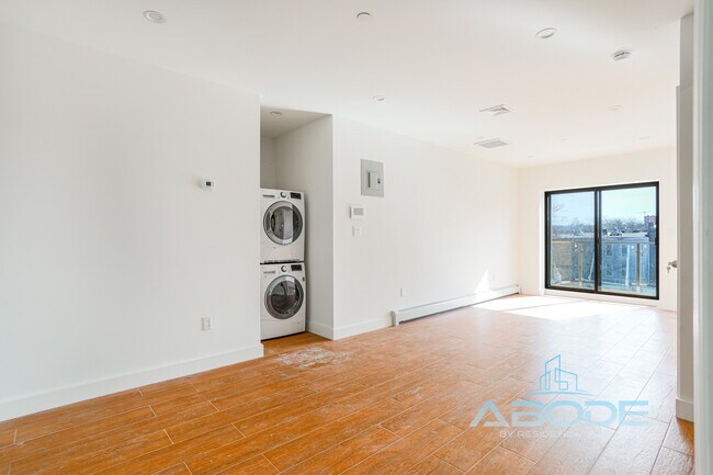 Building Photo - New - 1223 Putnam Ave